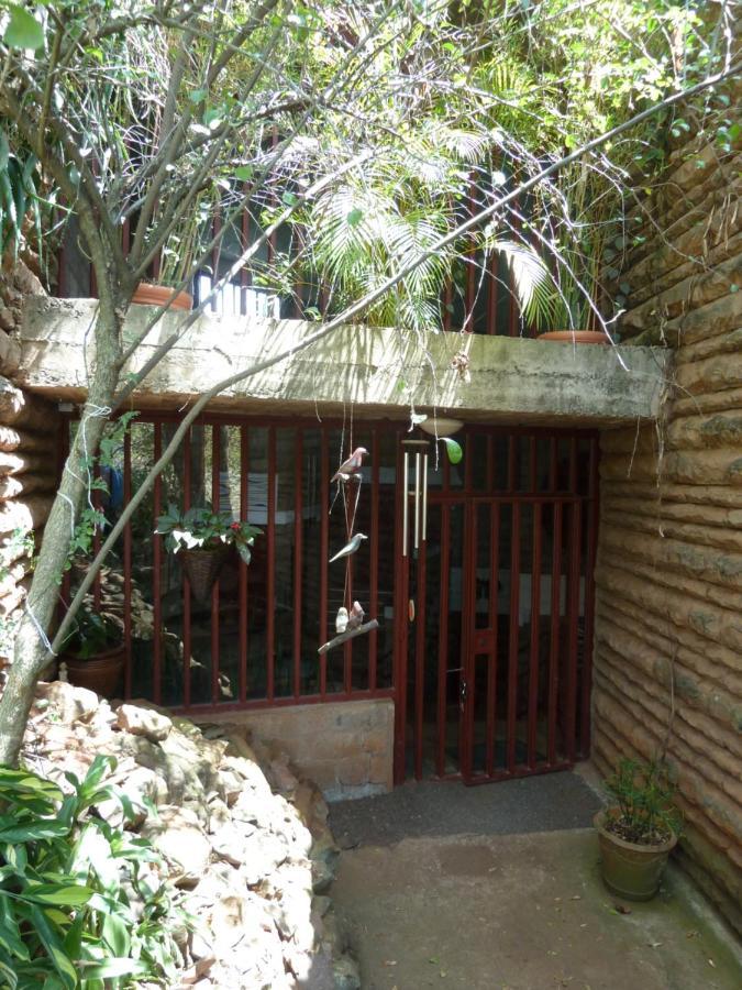 Villa Rock Stop Falls Nairobi Exterior foto